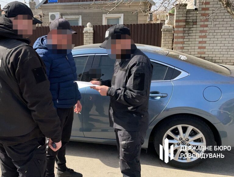 Бізнес на виплаті “бойових”: викрили військових посадовців