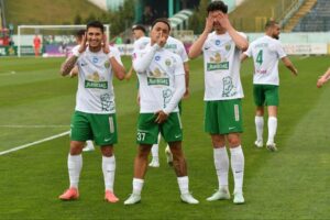 Новини спорту - Карпати розгромили Чорноморець у дебютному матчі Кучера