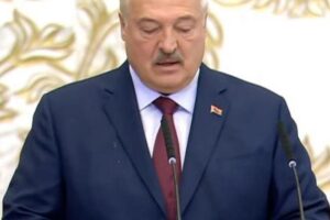 Новини світу - Лукашенко на інавгурації склав присягу з плямами на піджаку