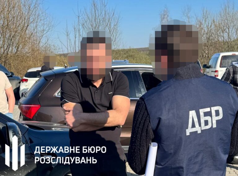 На Львівщині викрили адвоката за допомогу ухилянту