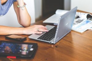 Новини України - Рада удосконалила регулювання надомної та дистанційної роботи