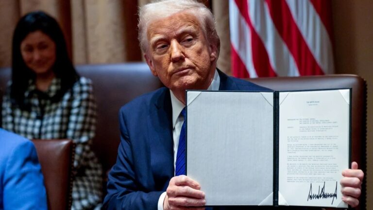 Трамп хоче зняти санкції з РФ: що каже Європа