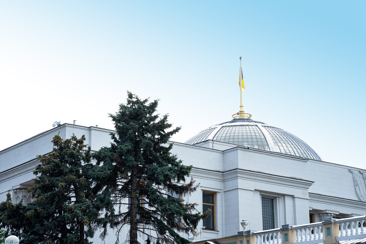 Новини України - У Раді заблокували трибуну: засідання закрили