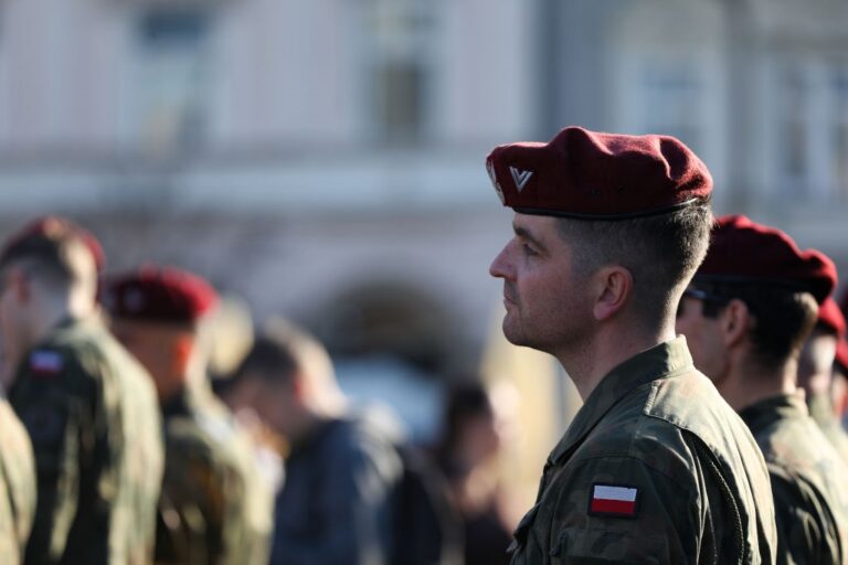 В Польщі заявили, що зможуть оборонятися від Росії “до двох тижнів”