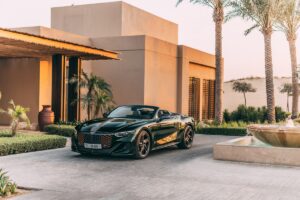 Авто новини - Дебютував найдорожчий автомобіль Bentley