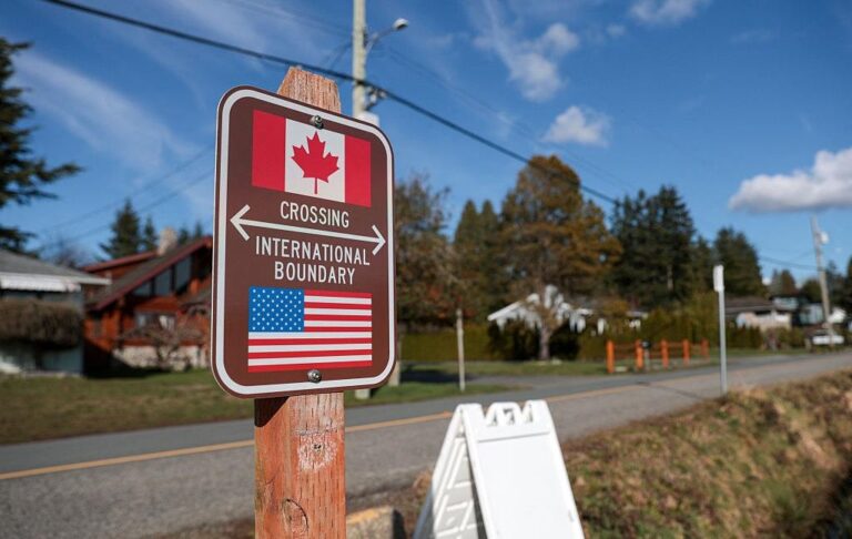 Канадці різко зменшили кількість поїздок до США
