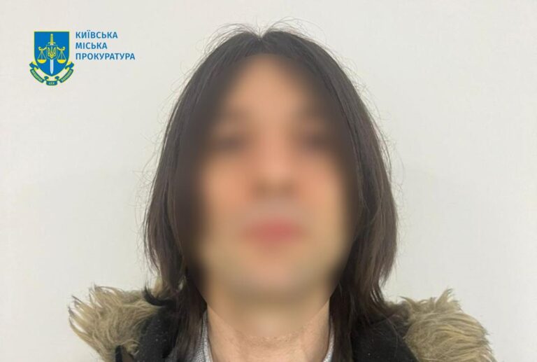 Киянин видурив у військової 300 тисяч гривень
