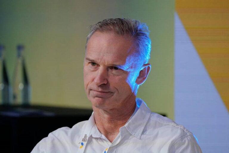 Легендарний хокеїст розкритикував НХЛ за толерантність до росіян