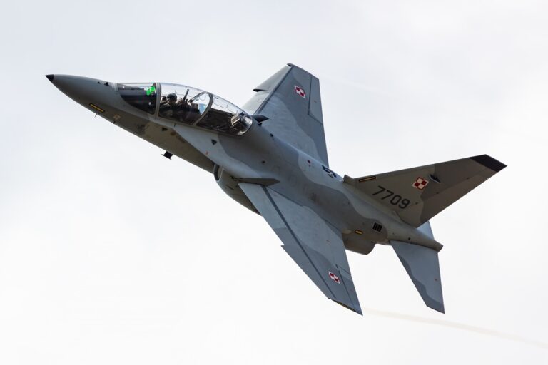Польща підняла винищувачі під час атаки РФ
