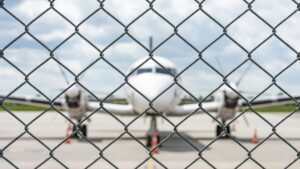 Новини бізнесу - Польща планує першою відновити авіасполучення з Україною