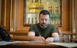 Новини України - Президент підписав закон про знижки на штрафи від ТЦК