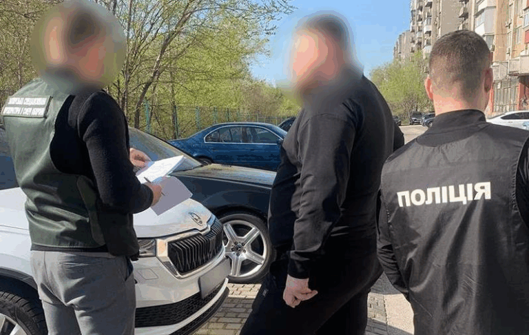 Розкрадання 20 млн на деревині для армії: підозрюють посадовця КЕВ
