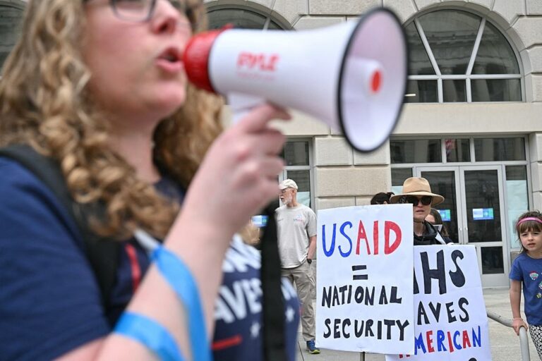 США відновлять шість скасованих раніше програм допомоги – ЗМІ