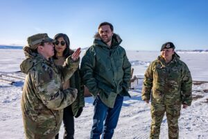 Новини світу - США звільнили керівницю військової бази на Гренландії після візиту Венса