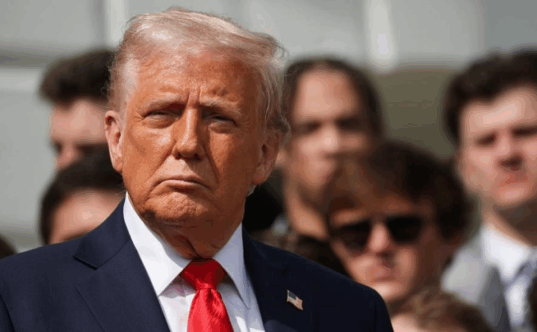 Трамп сказав, що збирається до короля Британії у гості