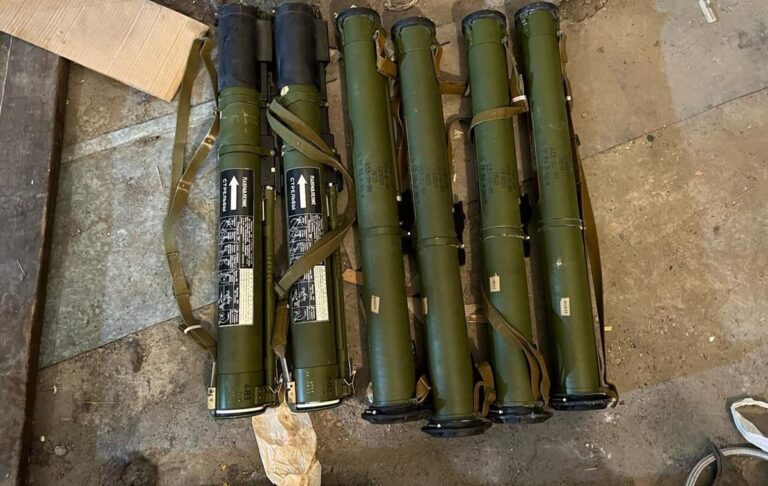 У Києві виявили великий сховок зі зброєю