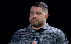 Новини України - У ВМС розповіли деталі будівництва десантного корабля РФ у Криму