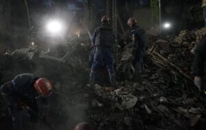Новини України - Удар по Києву: під завалами шукають двох дітей