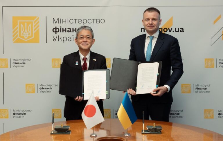 Україна і Японія підписали угоду на $3 млрд