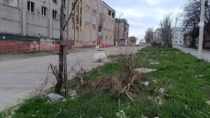 Новини України - В Маріуполі продовжують виявляти могили загиблих на початку війни