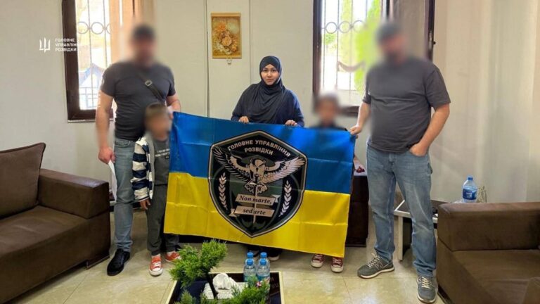 З табору у Сирії евакуювали українку з дітьми – ГУР
