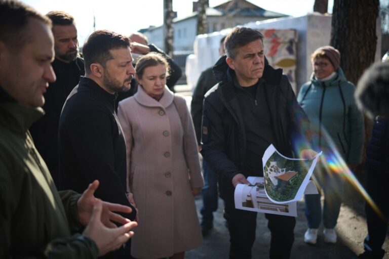 Зеленський відвідав село Ягідне з нагоди третьої річниці деокупації