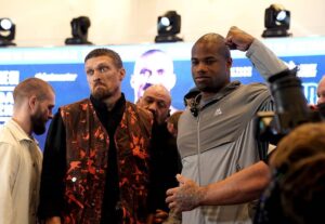 Брієдіс бачить силу Дюбуа для реваншу і застерігає Усика