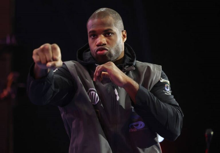 Чемпіон WBA спрогнозував результат реваншу між Усиком і Дюбуа