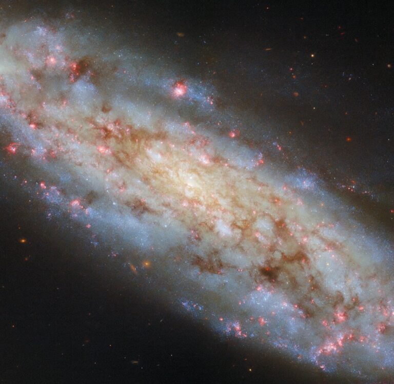 Хаббл зняв похилену галактику NGC 3511