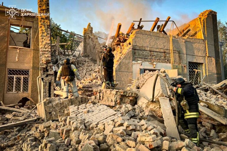 РФ вдарила дронами по адмінбудівлі на Куп’янщині