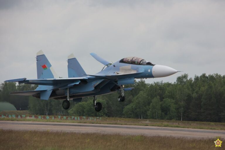 Росія передала Білорусі партію винищувачів