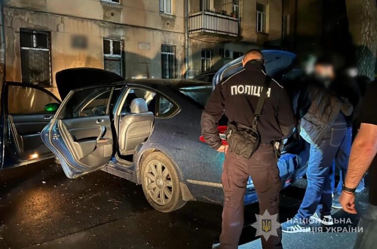 У центрі Одеси водій вистрілив у пішохода