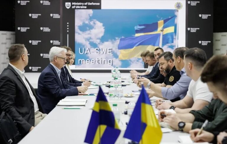 Україна та Швеція домовились про модернізацію літаків