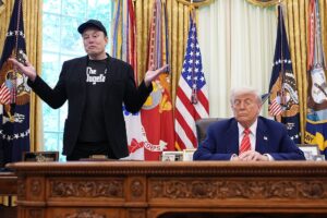 Божевільний і імпічмент. Трамп і Маск посварилися