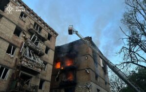 Під завалами будинку у Києві можуть залишатися до 14 людей – КМВА