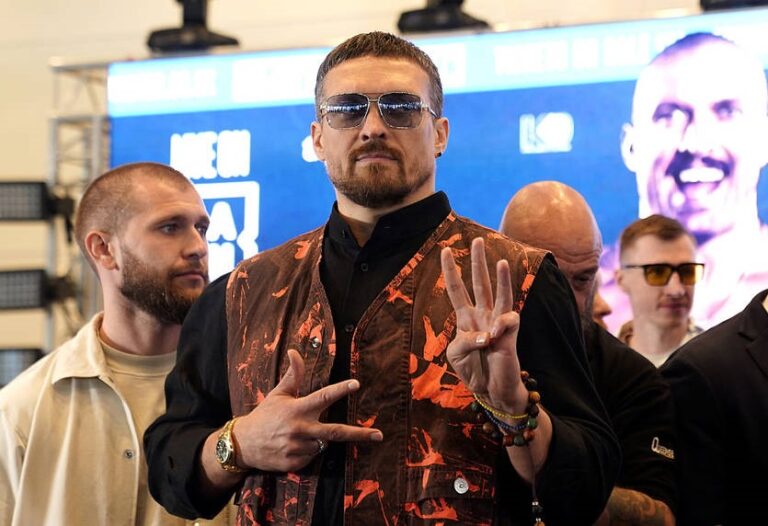 Підготовка до реваншу: Усик показав спаринг з ексчемпіоном Амосовим