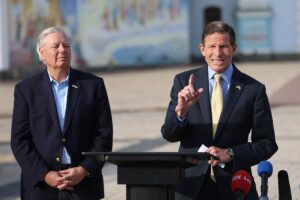 Сенатори США вимагають негайно посилити санкції проти Росії