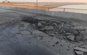 У Криму повідомляють про пожежу поблизу Чонгарського мосту