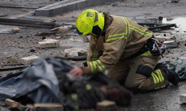 Удар по Києву: загинули троє рятувальників