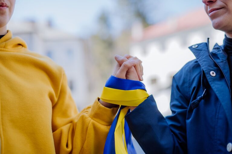 Українці визначилися щодо “передачі” Росії окупованих територій