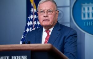 “Веде війну за виживання нації”: Келлог порівняв Зеленського з Лінкольном