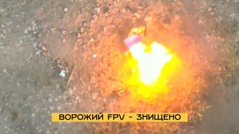 🤞❌ “ФЕНІКС” знищує гармату ворога, відмінусовує піхоту — бойова робота прикордонного підрозділу
