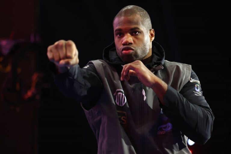 Біцепси-трицепси Дюбуа заслуговують на увагу: боксер виклав фото в мережі