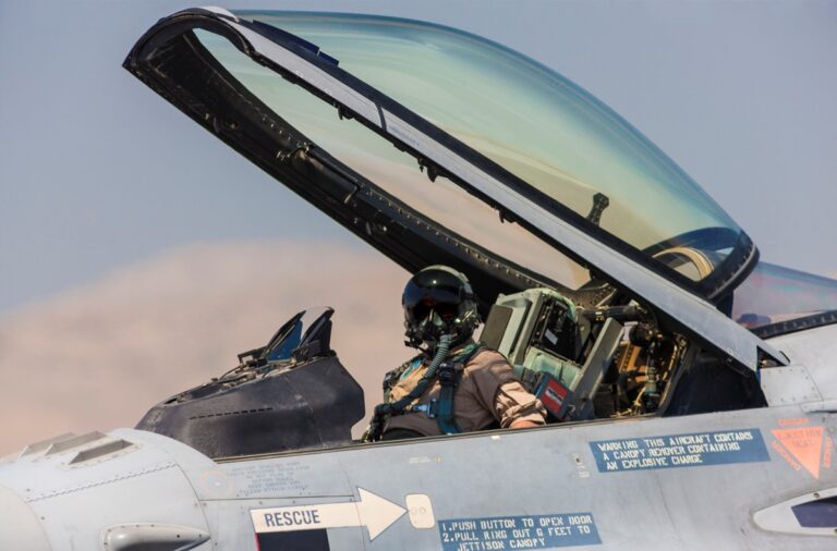 Чехія підготує вісім українських пілотів F-16