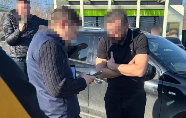 “Допомагав” ухилянтам і погрожував судді: на Львівщині затримано адвоката
