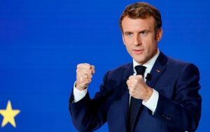 Готуємося до майбутнього: Макрон обіцяє тиск на РФ