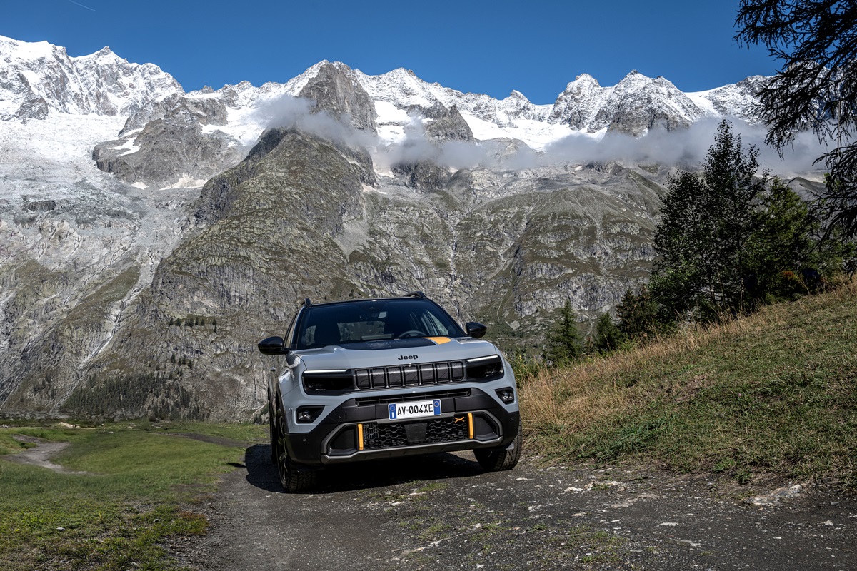 Авто новини - Jeep Avenger досяг 200 тисяч замовлень та отримав повнопривідну версію 4xe