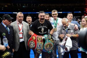Новини спорту - Хаттон високо оцінив успіх українця в поєдинку з Дюбуа