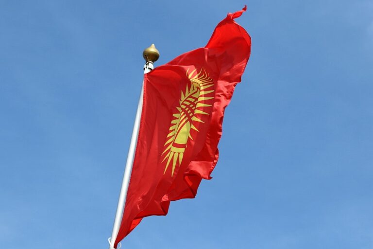 Киргизстан блокує розрахунки з РФ через санкції США