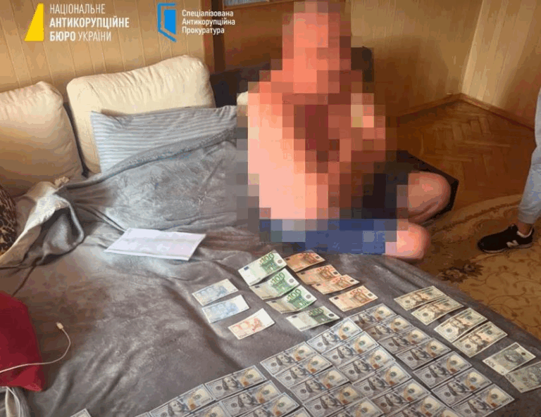 На хабарі упіймали голову суду на Волині